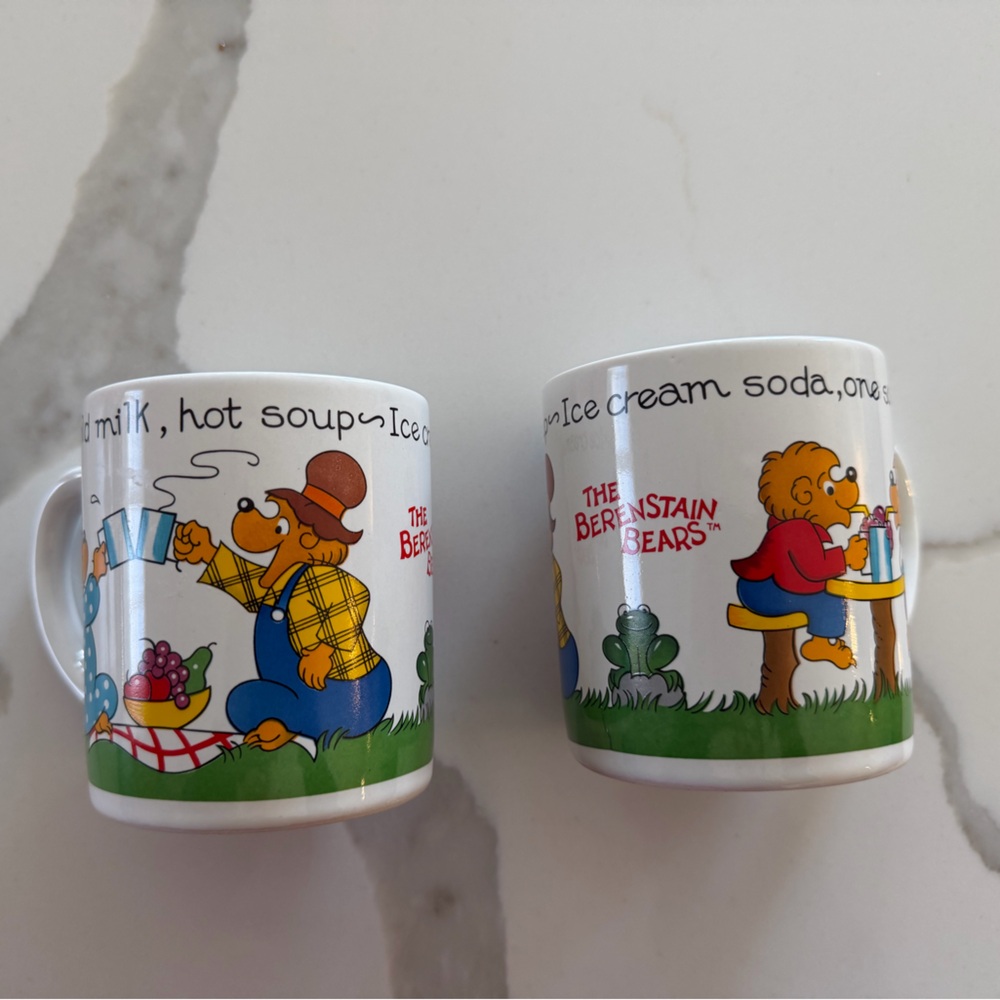 Berenstain Bears Mugs pair EXCELLENT condition stickers on bottom